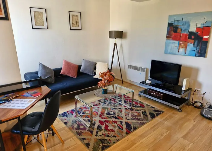 Cozy And Comfortable Stay In Providencia, Close To Everything You Need